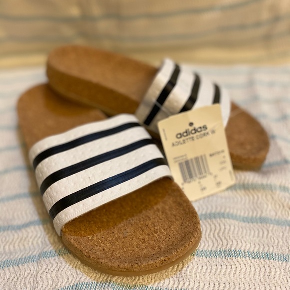 Adidas Flip Flops (nwt) size 5 *rare find* 🦄 - Picture 1 of 4